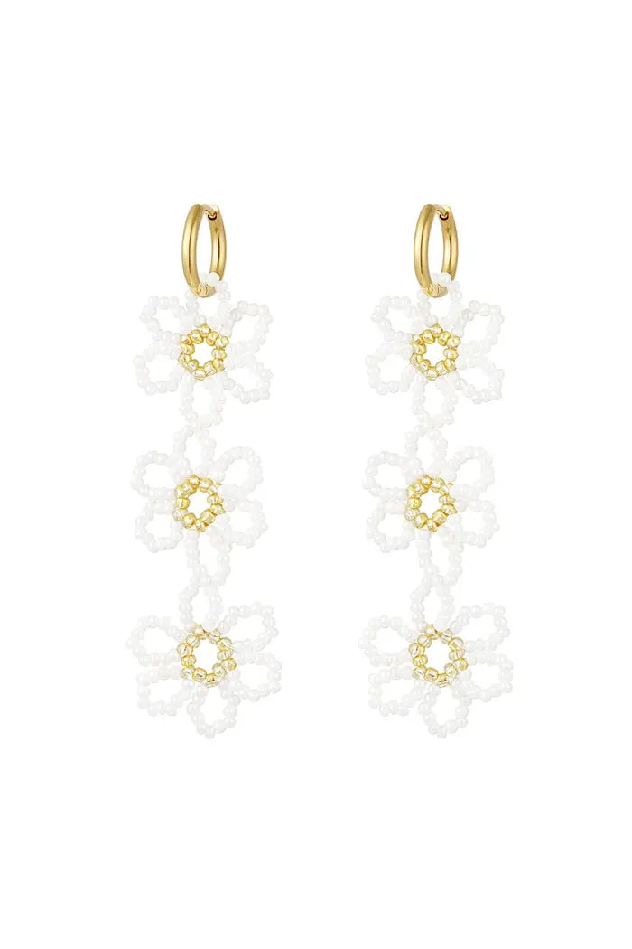 Lynn | Oorbellen met bengelende bloem