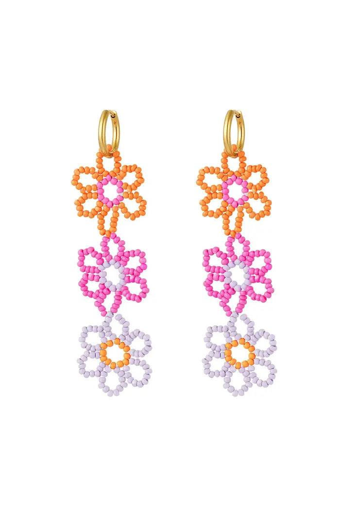 Lynn | Oorbellen met bengelende bloem