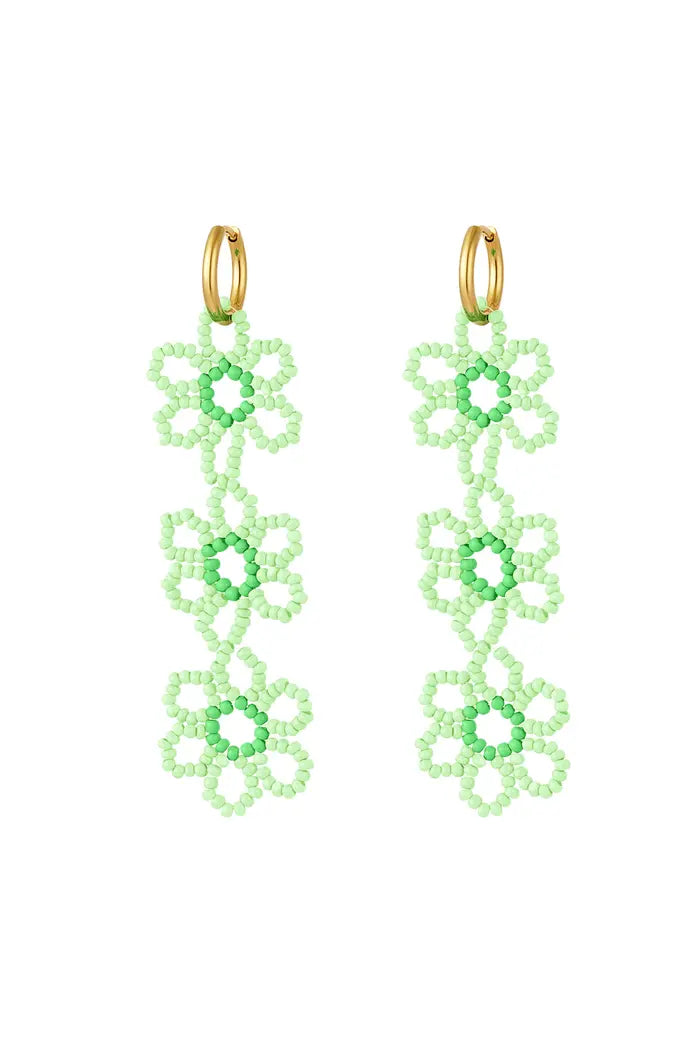 Lynn | Oorbellen met bengelende bloem